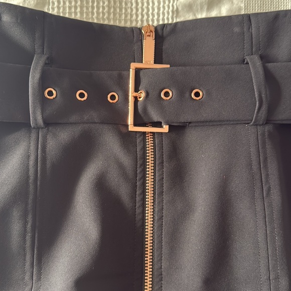 Ted Baker black pencil skirt with rose gold hardware - Picture 6 of 9